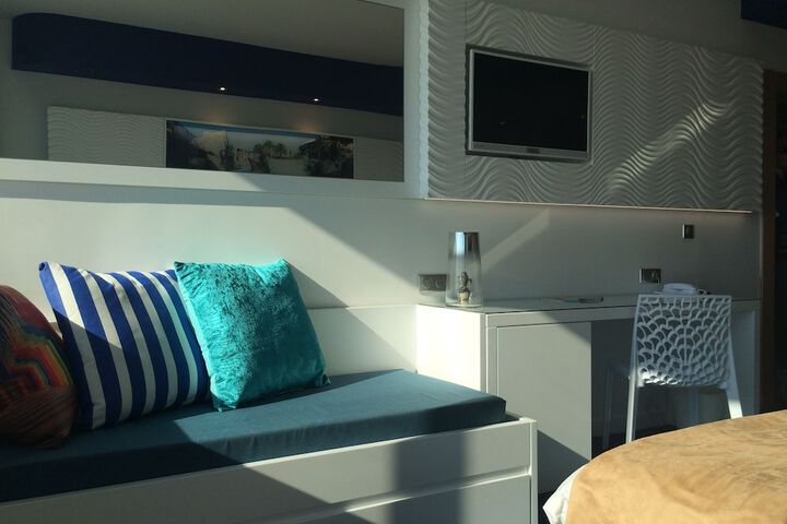 Room 3 of 35