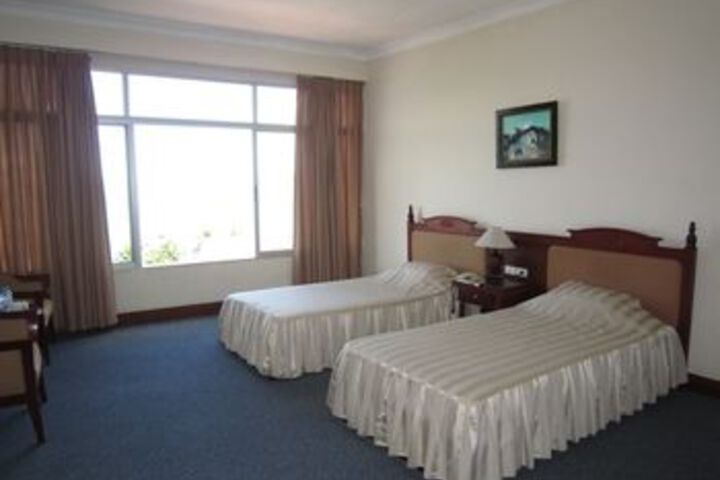 Room 8 of 13