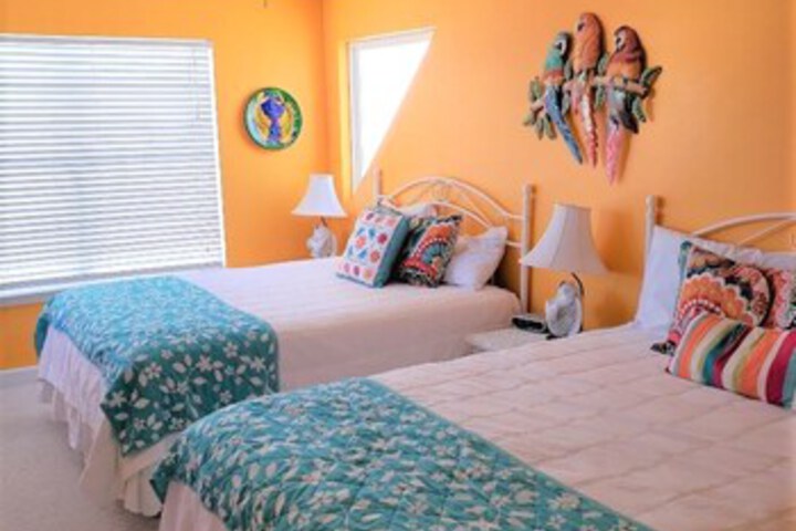 Room 5 of 7