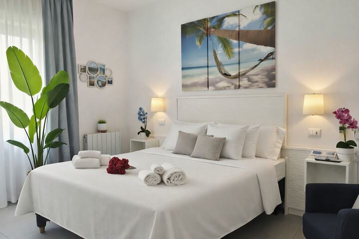 Room 5 of 25