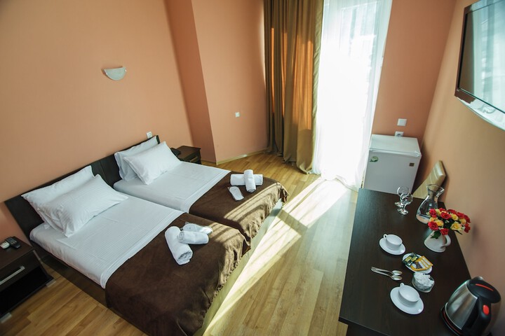 Room 8 of 48
