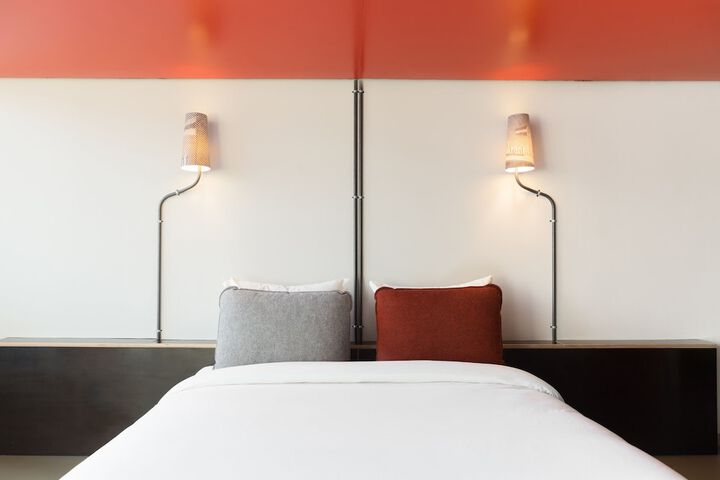 Room 16 of 70