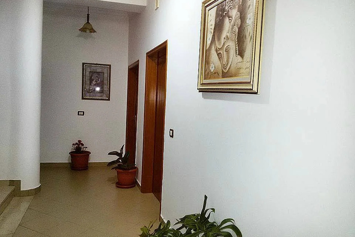 Room 14 of 20