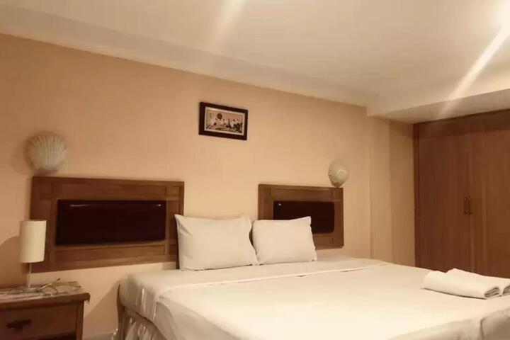Room 1 of 24