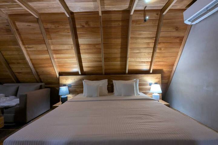 Room 2 of 26