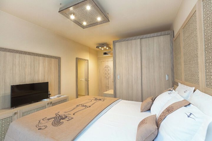 Room 4 of 22