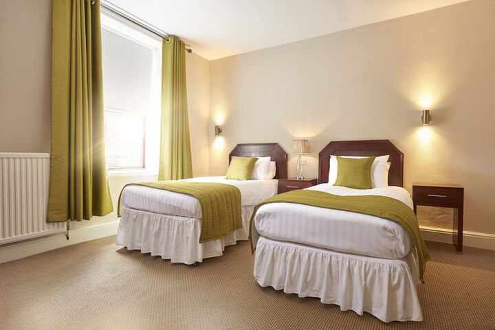 Room 6 of 31