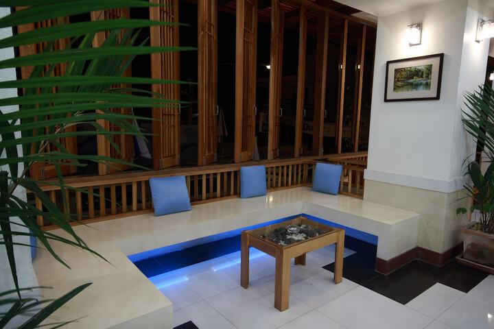 Guest Lobby