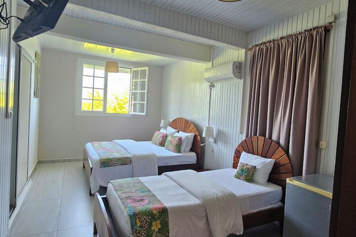 Room 5 of 24