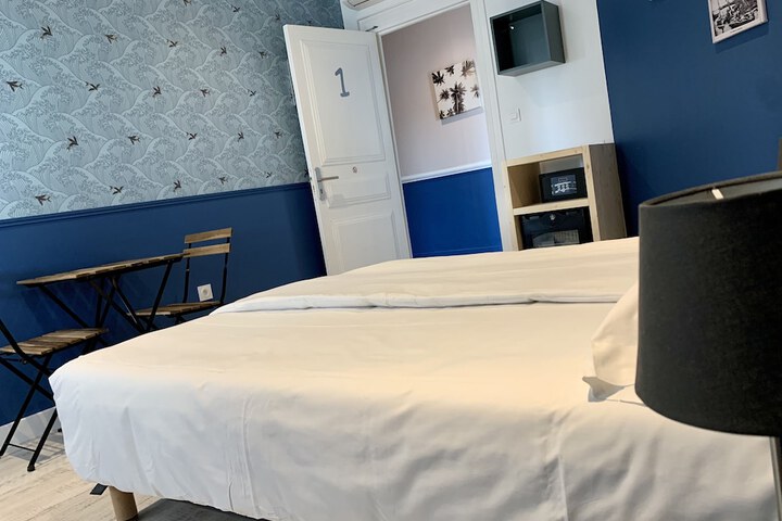 Room 15 of 77