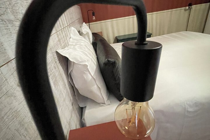 Room 13 of 40