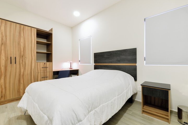 Room 57 of 228