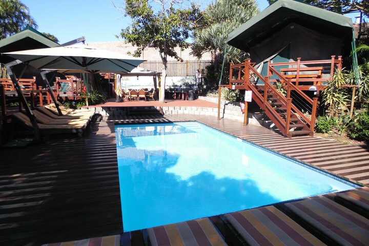 Pool 20 of 32