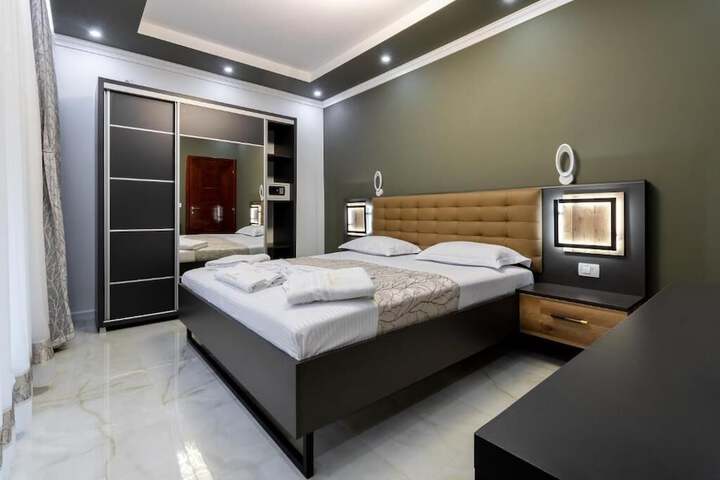 Room 4 of 39