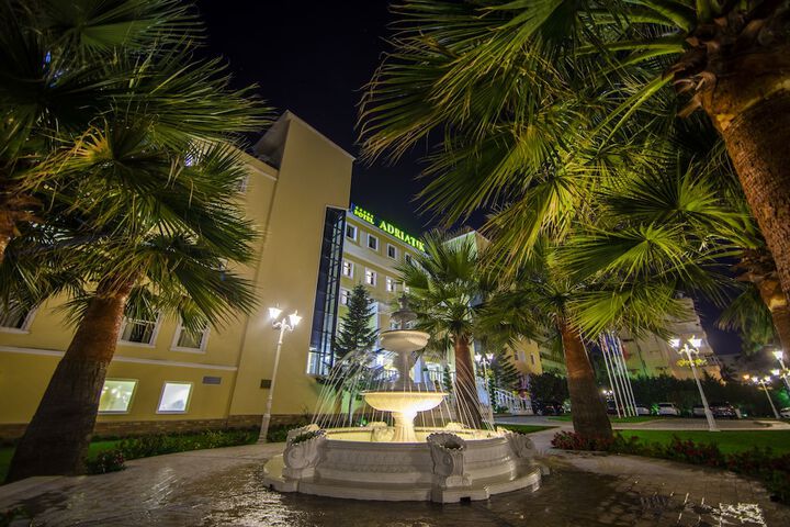 Hotel Exterior 158 of 164