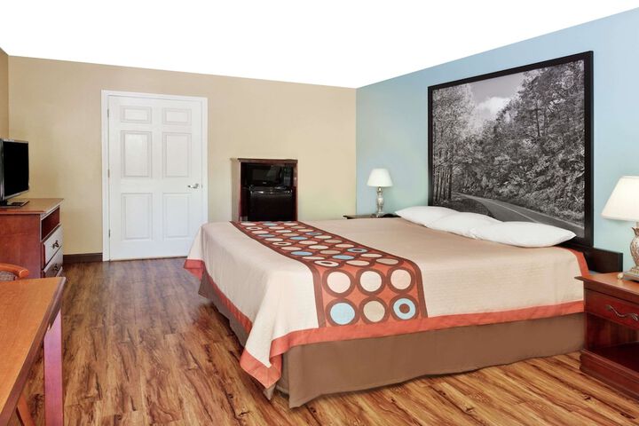 1 King Bed (7 of 12)
