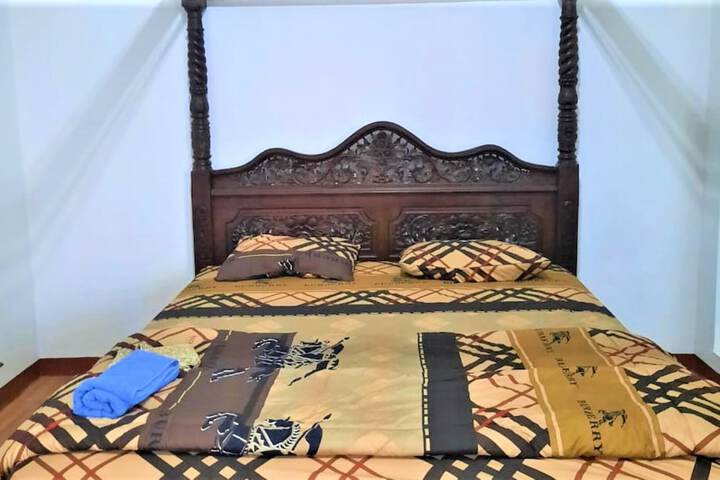 Room 5 of 34