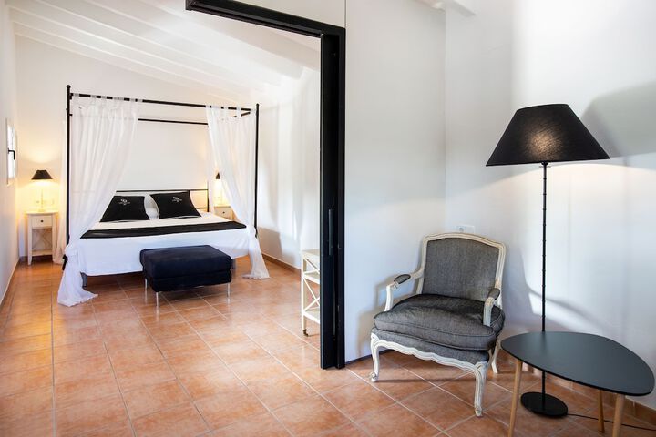 Room 26 of 80
