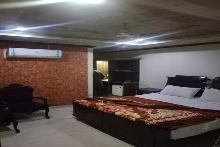 Room 2 of 6