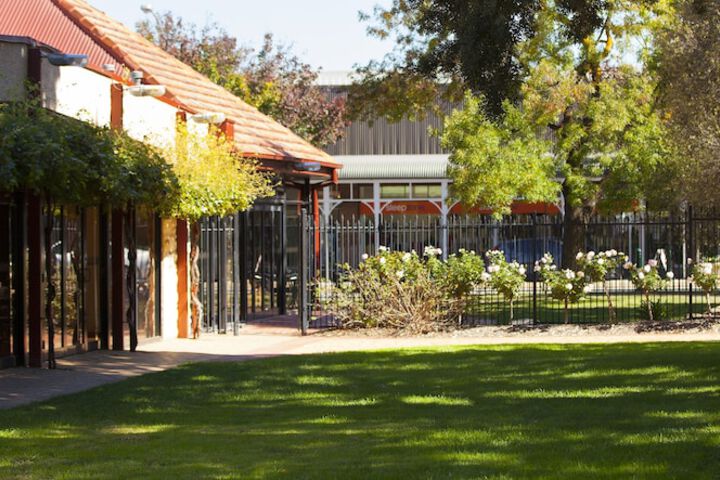 Hotel Exterior 39 of 41