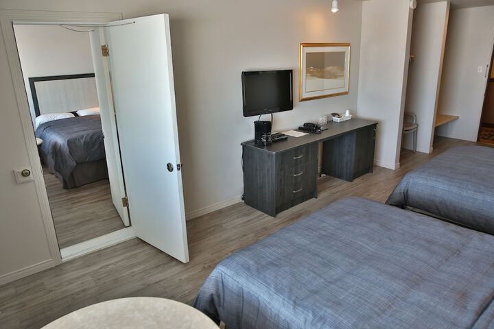 Room 6 of 27