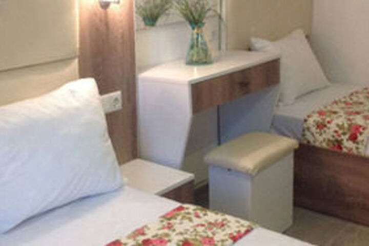 Room 8 of 18