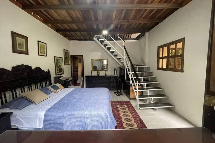 Room 4 of 25