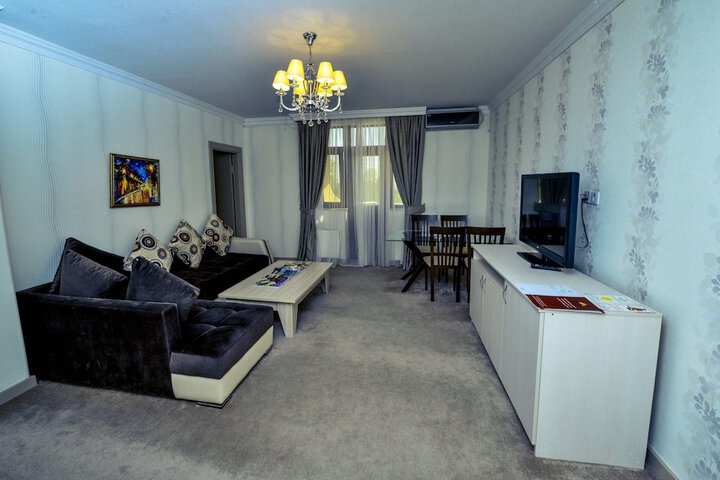 Room 6 of 52