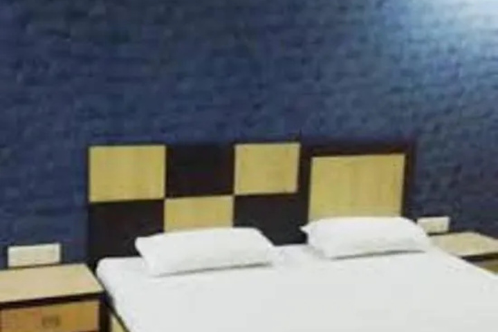 Room 6 of 9