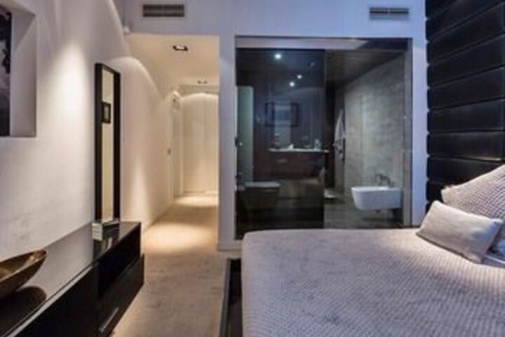 Room 10 of 21