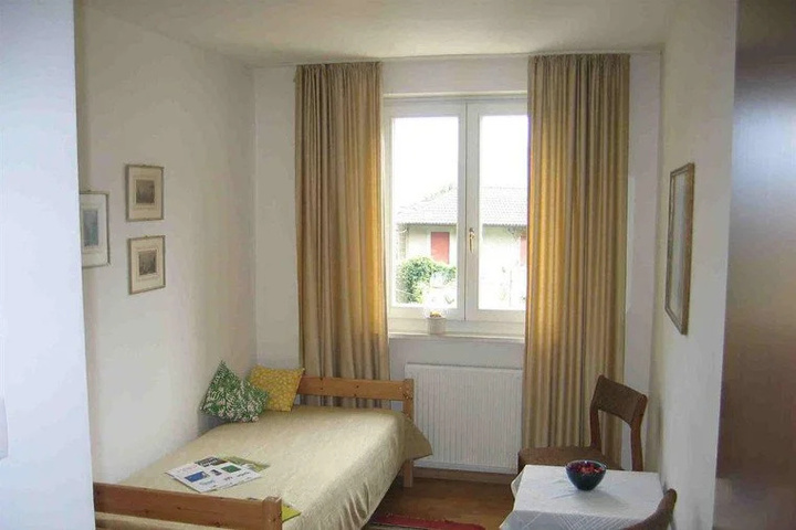 Room 3 of 9