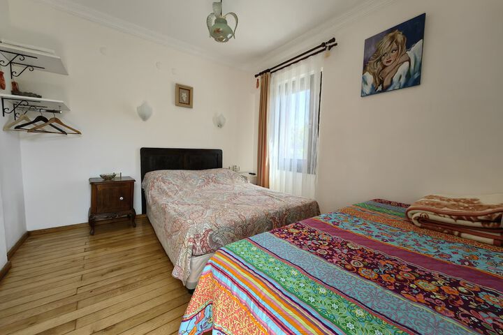 Room 28 of 92