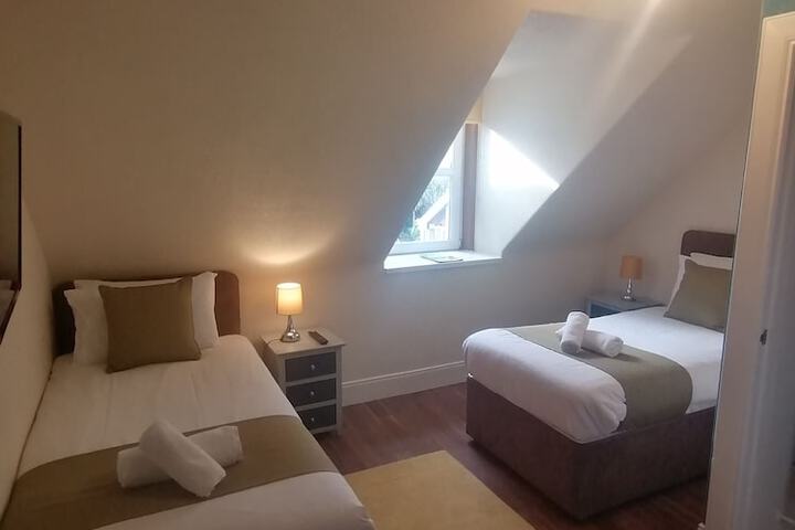 Room 28 of 53