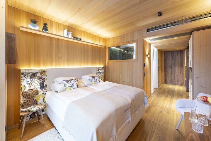 Room 2 of 44