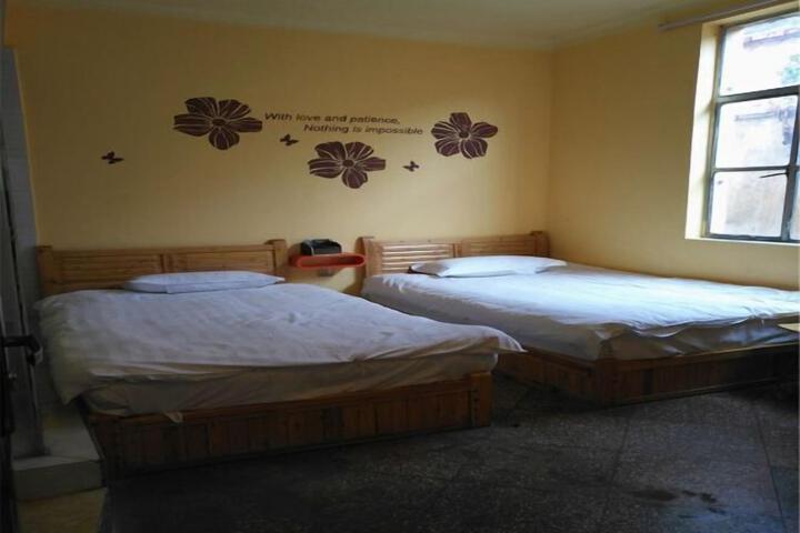 Room 50 of 75