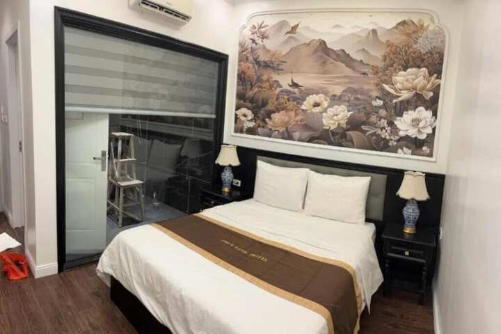Room 11 of 27