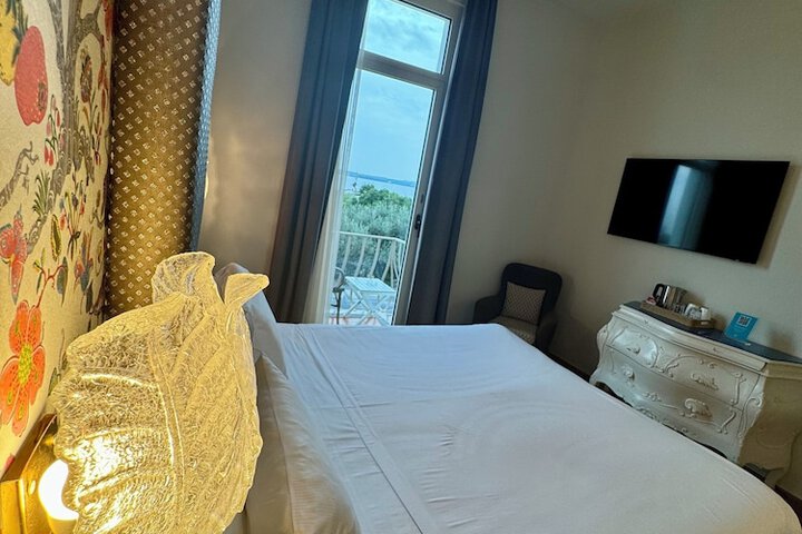Room 37 of 112