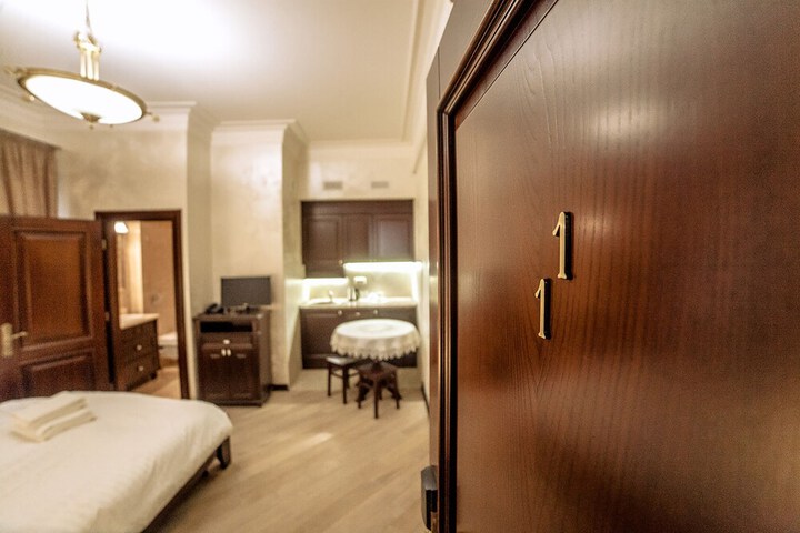 Room 38 of 87