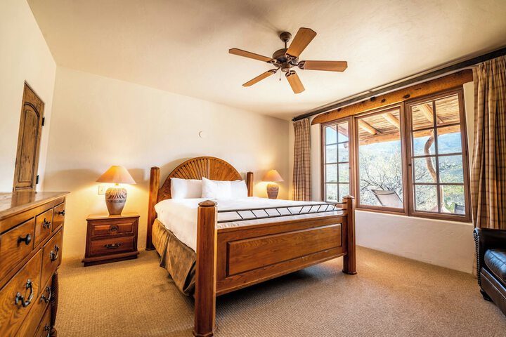 Room 53 of 228