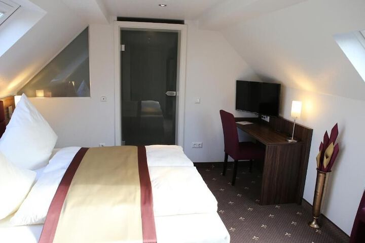 Room 31 of 65