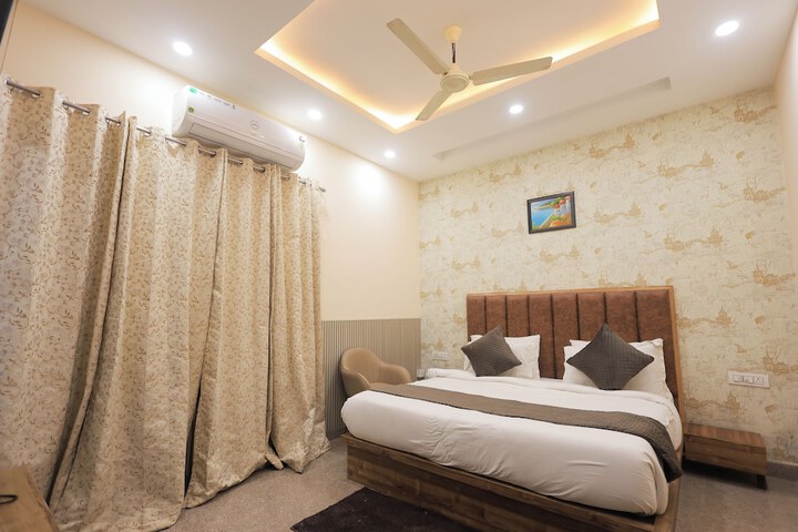 Room 17 of 56