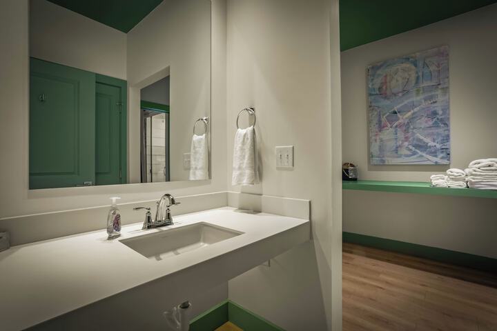 Room 52 of 111