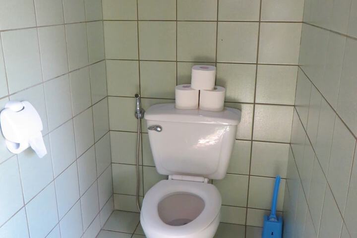 Room 4 of 32