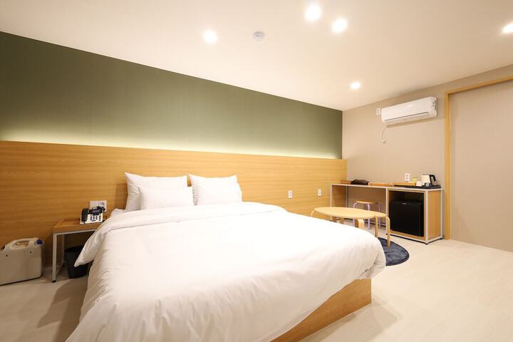 Room 30 of 62