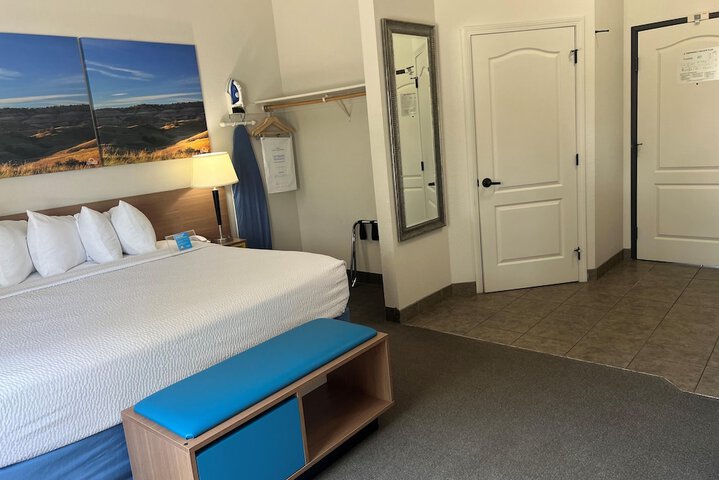 Room 10 of 37