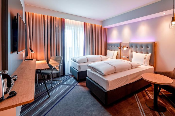 Room 4 of 20