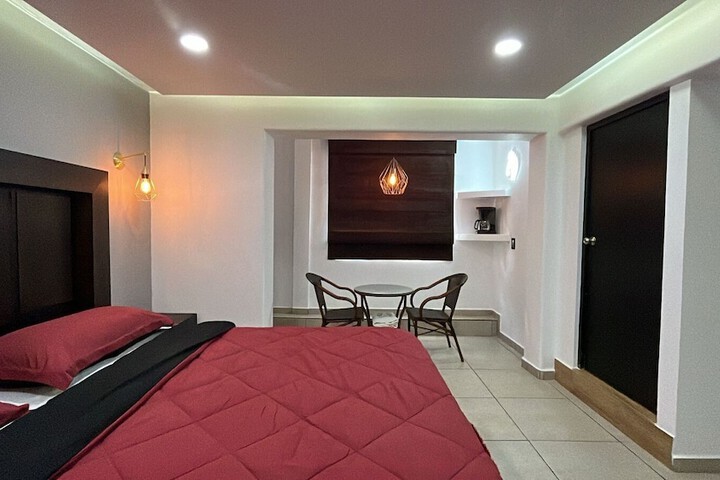 Room 6 of 42