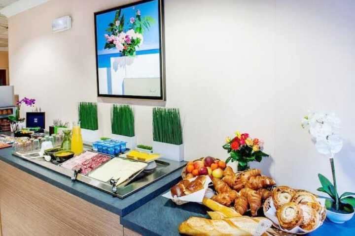 Breakfast area