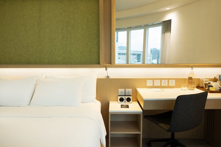 Room 44 of 220