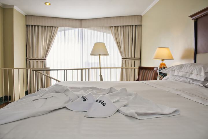 Room 2 of 81